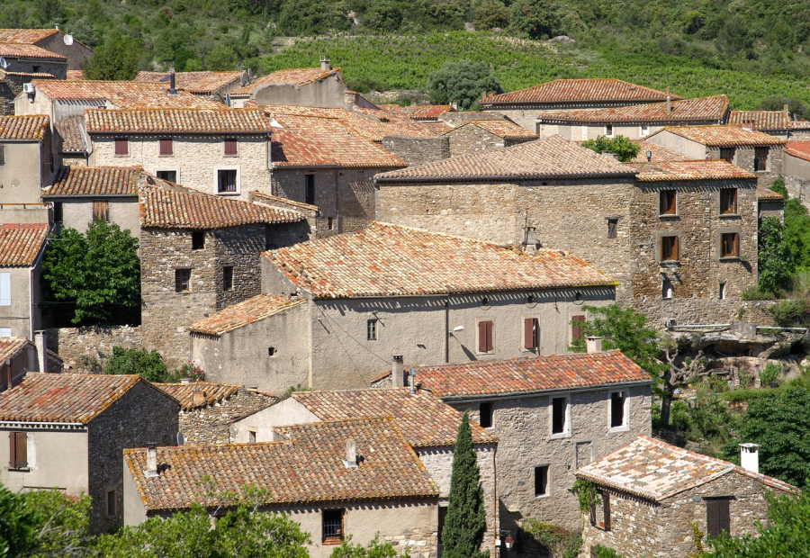 village d'Hérault près des campings